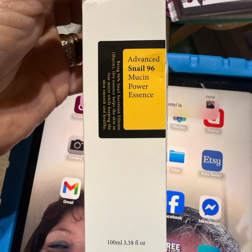 COS Snail Mucin Power Essence - White and Yellow 000579